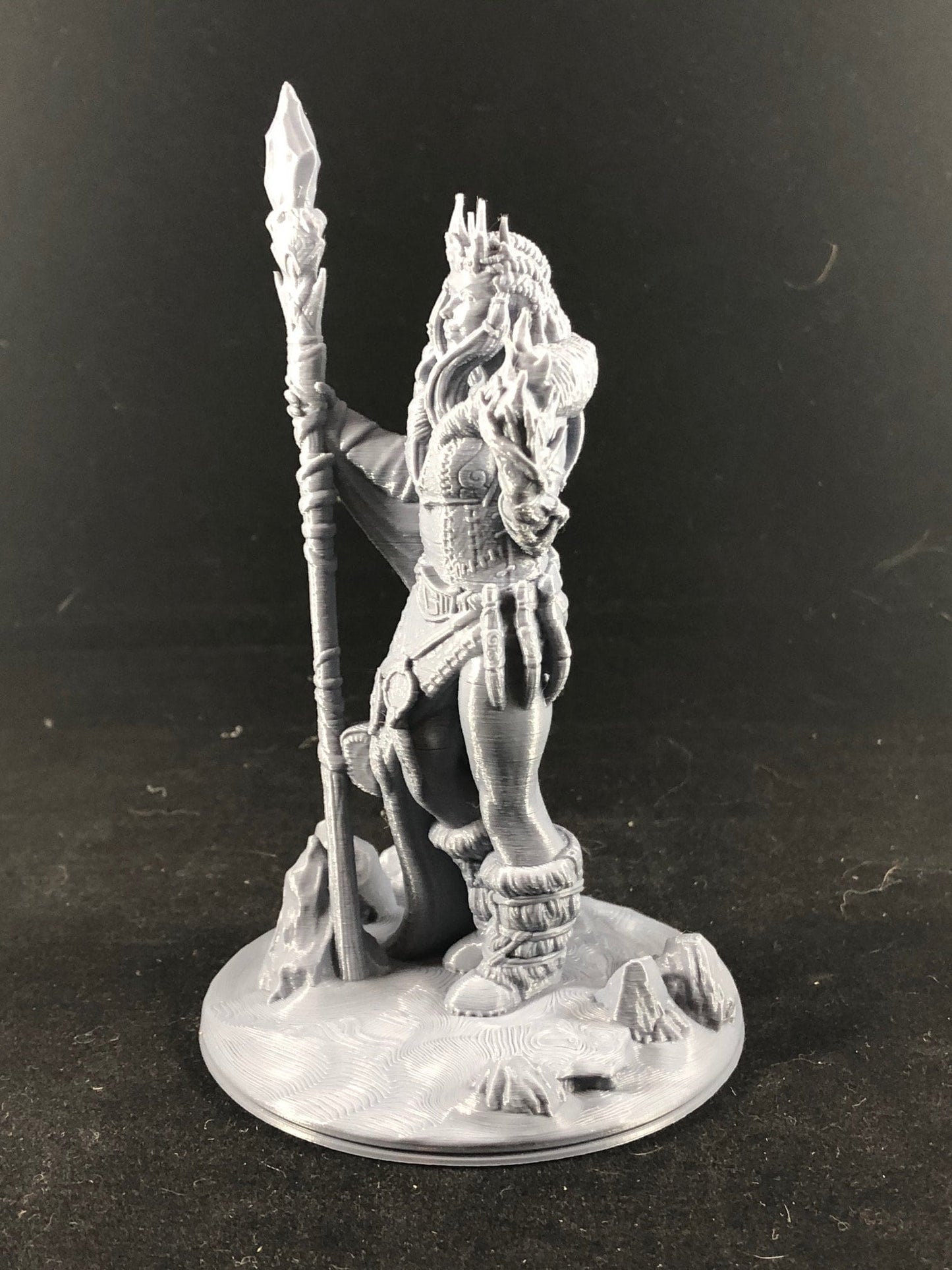 Frost Giant'ess - 28 mm D&D Miniature